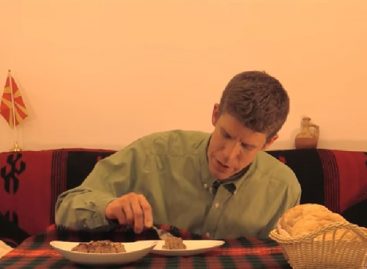 ВИДЕО: Како реагираат Американци кога за прв пат ќе пробаат македонско јадење?