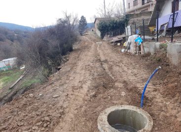 Започна изградбата на фекална канализација на улица ,,23 Август” во ромското маало во Берово